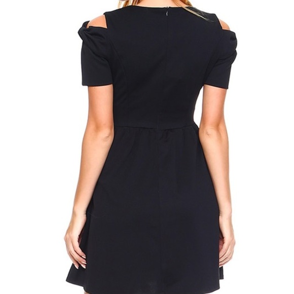 ☺ Black Cold Shoulder Bow Embellished Skater Dress - Picture 2 of 4